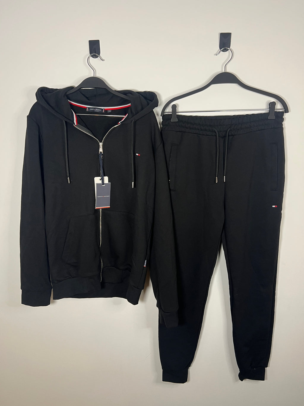 Tommy Hilfiger -  SUIT